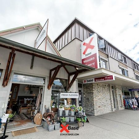 Base Wanaka Hostel Exterior photo