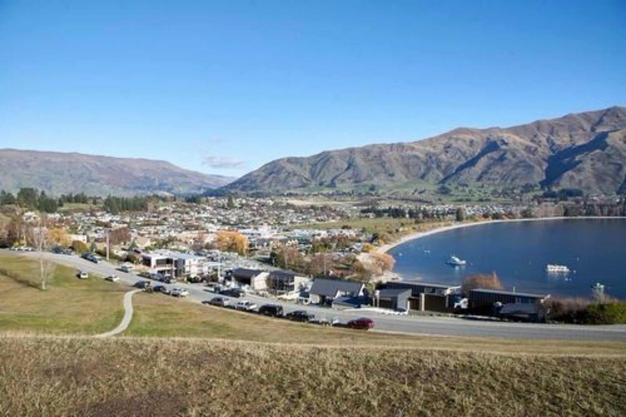 Base Wanaka Hostel Exterior photo